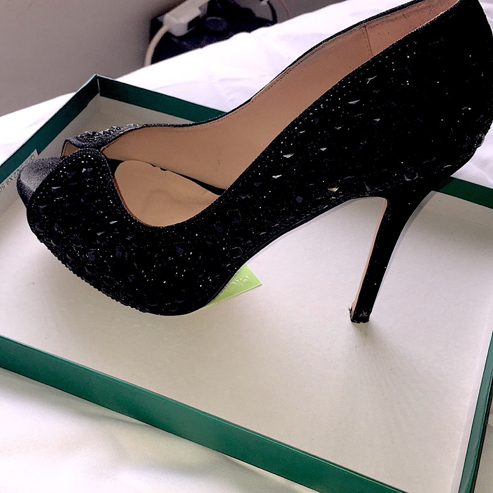 Lauren Lorraine Black Mirror heels